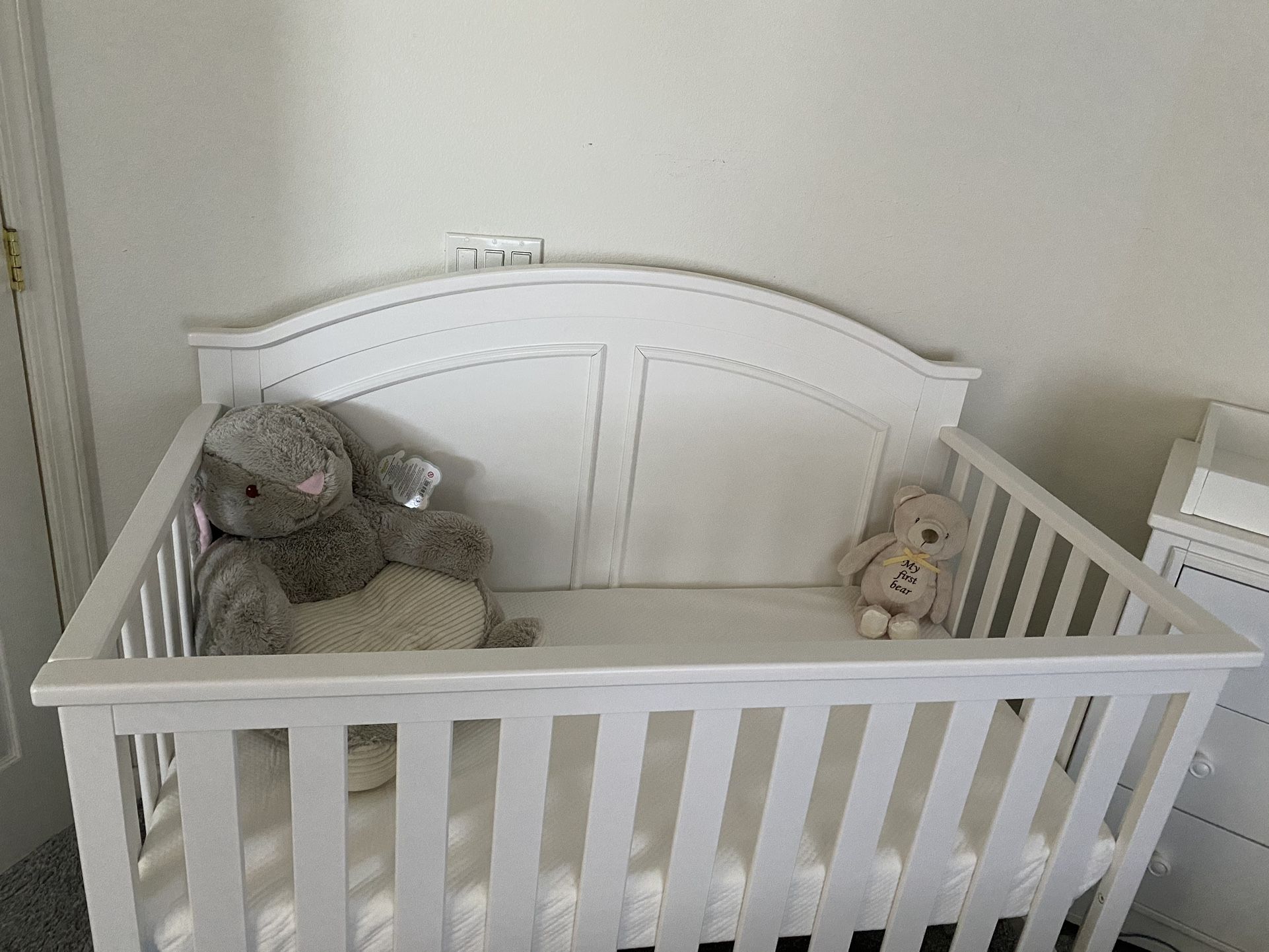 Delta Children Perry 6 in 1 Convertible Crib for Sale in Elk Grove