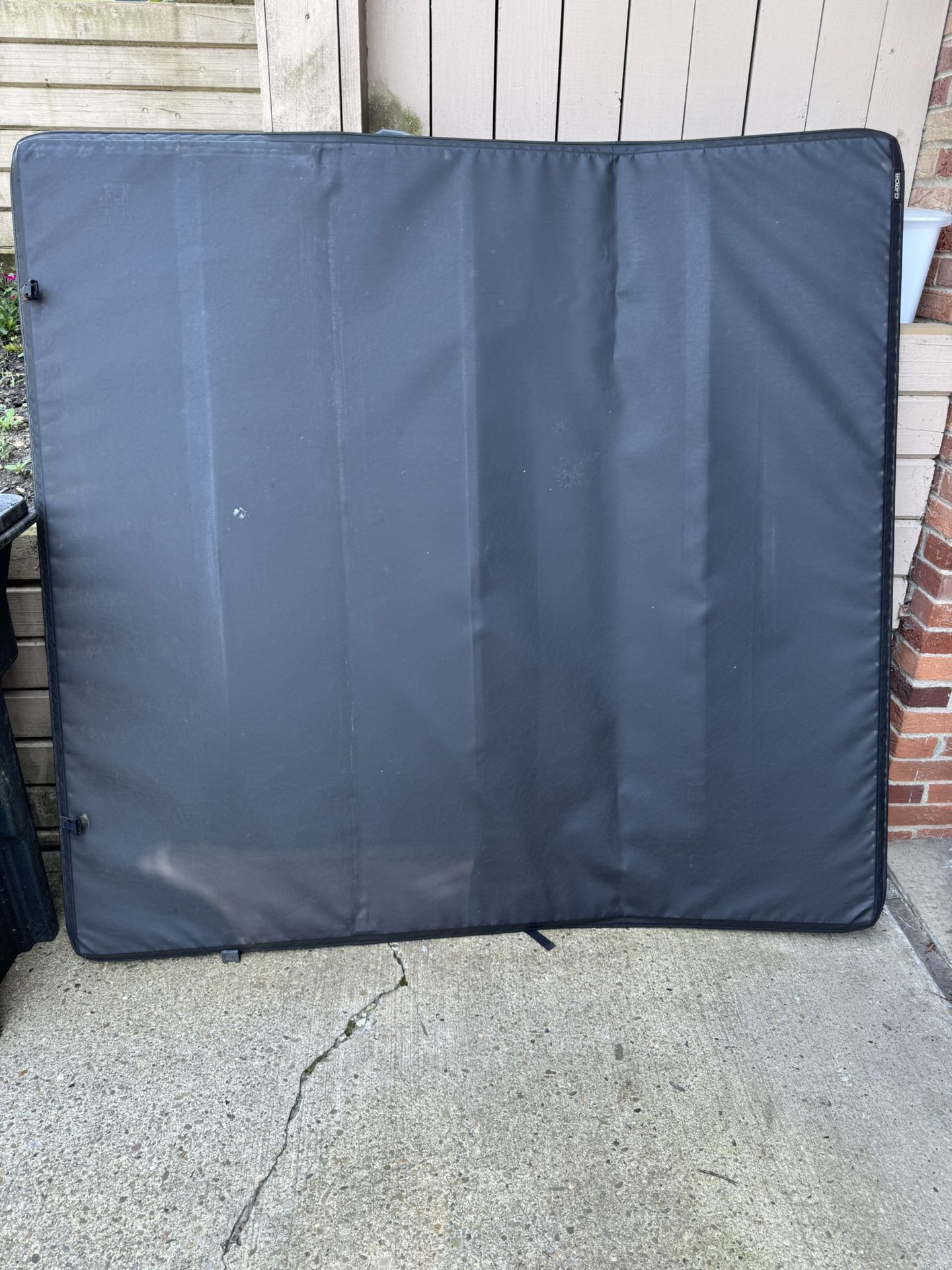 5’8in Gator Tonneau Truck Bed Cover 