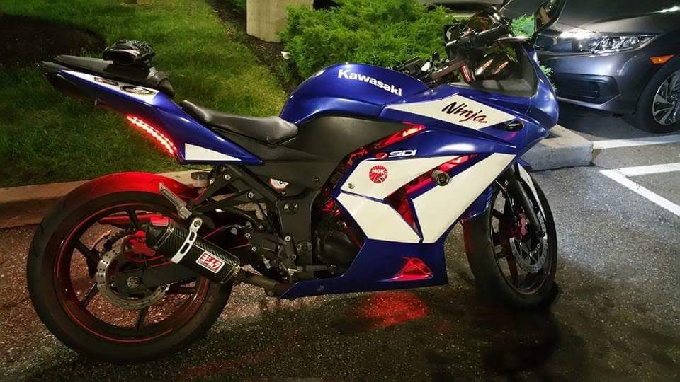 Motorcycle Kawasaki ninja 2011 250r