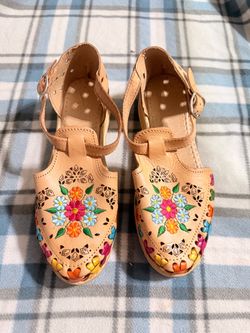 New and beautiful Mexican shoes, size 6 in Mexico, size 9 US