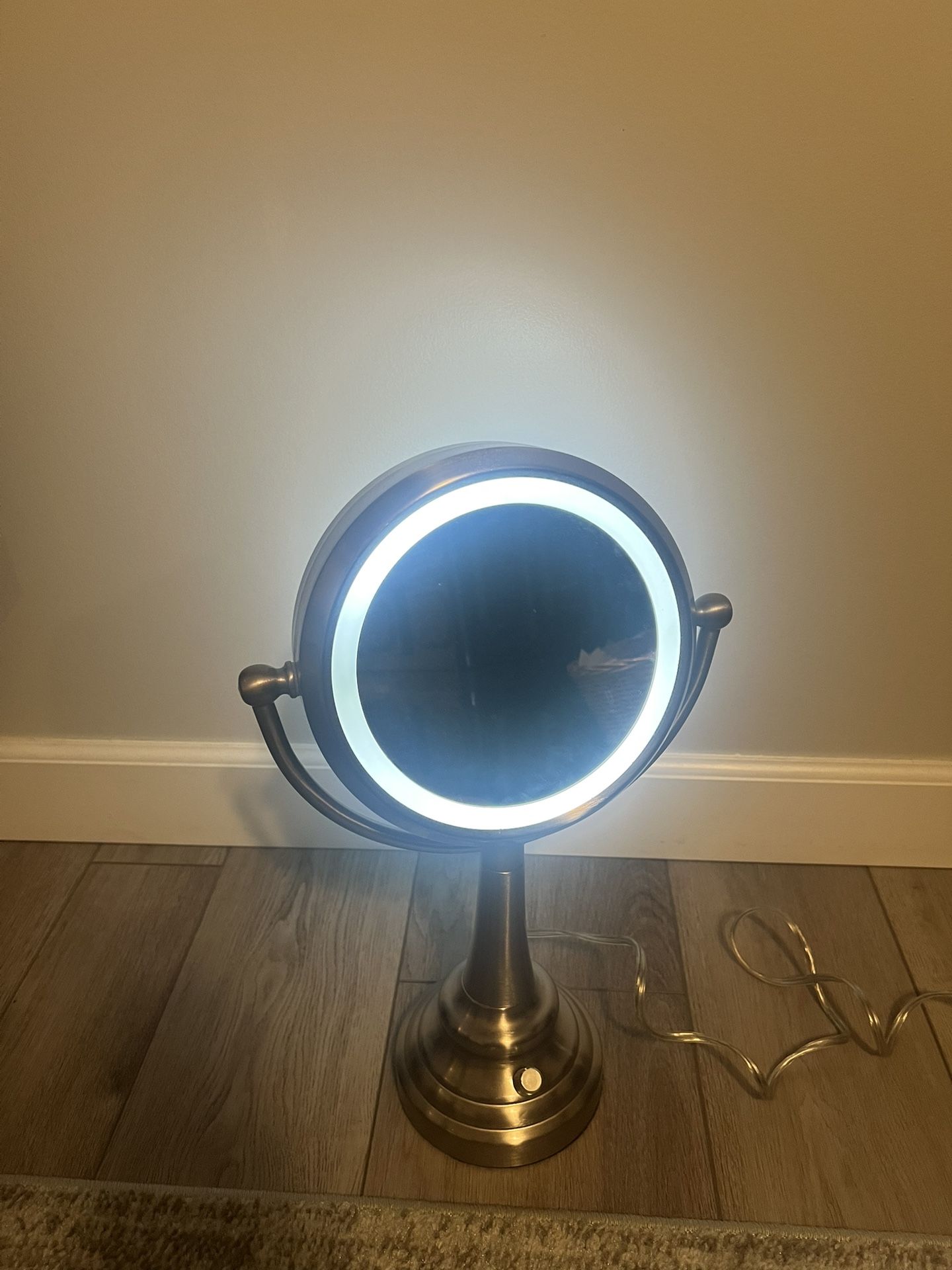 2 Sided Mirror With Light