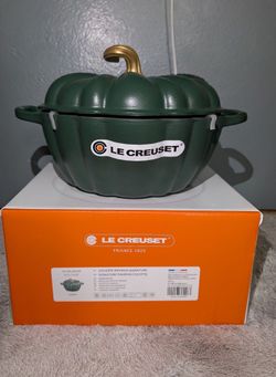 Le Creuset enameled cast iron pumpkin 4 quart Foret