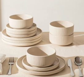 Dinnerware set 12 pieces