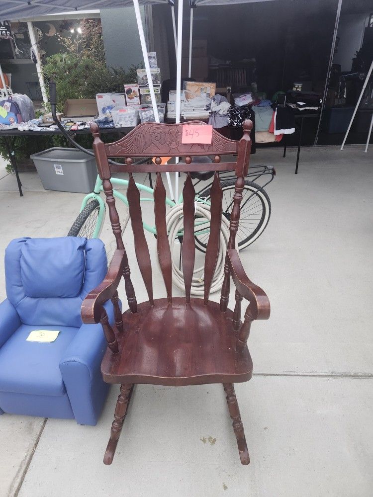 Sturdy Wooden Rocking Chair 