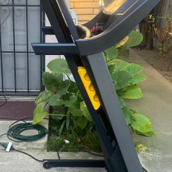 Gold's  Gym Treadmill Obo