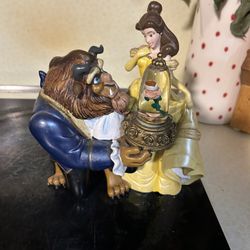 DISNEY Snow Globe Beauty And The Beast