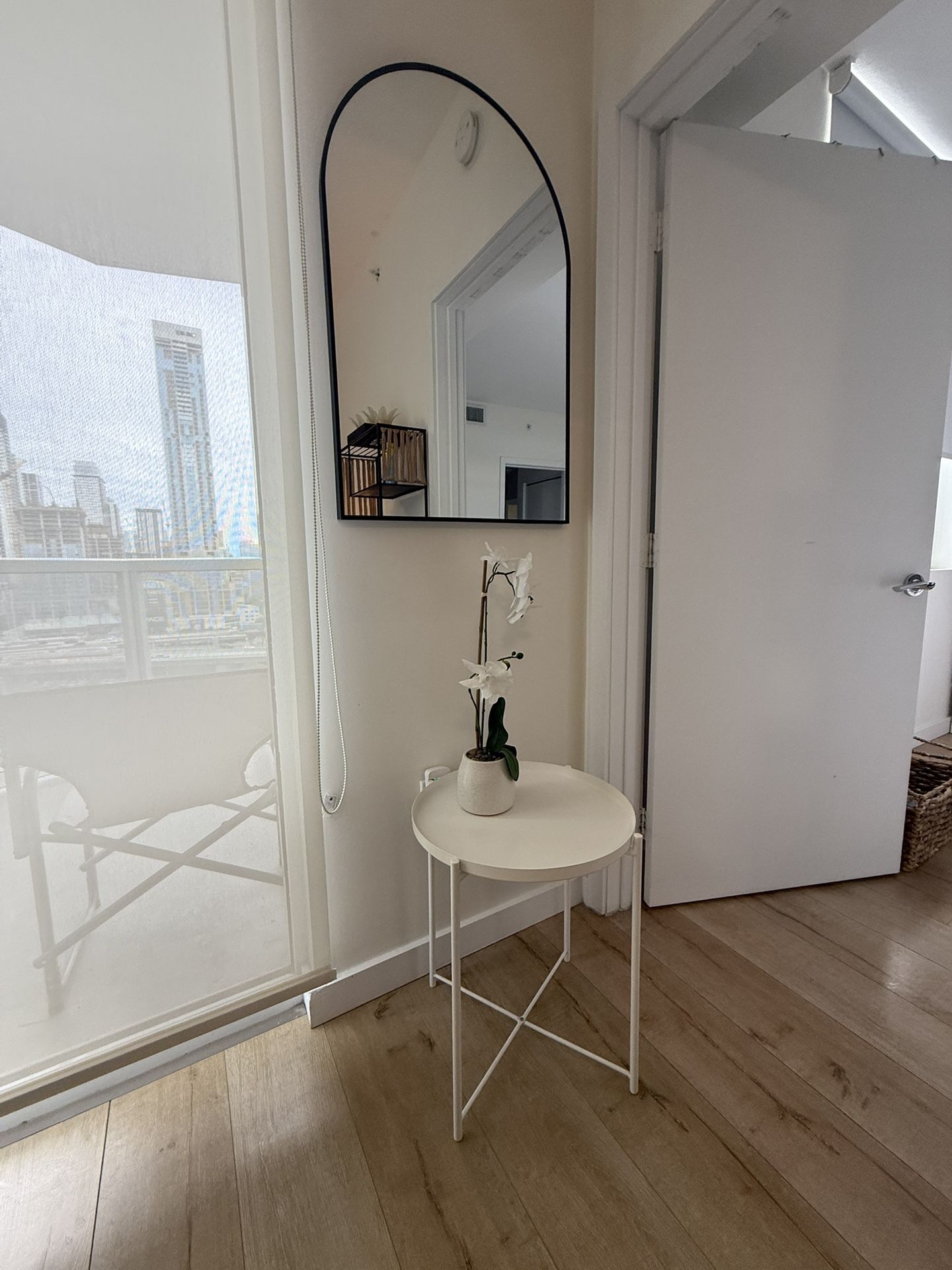 Mirror And Coffe Table