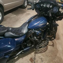 2019 STREET GLIDE SPECIAL BILLIARD BLUE AND BLACK 114 STAGE 2