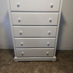Chest of Drawers 35L 17W 52H Delivery Available 

