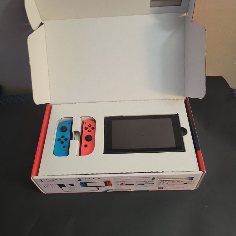 Nintendo Switch  + MARIO KART 8