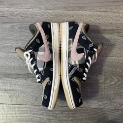 Travis Scott Dunks 