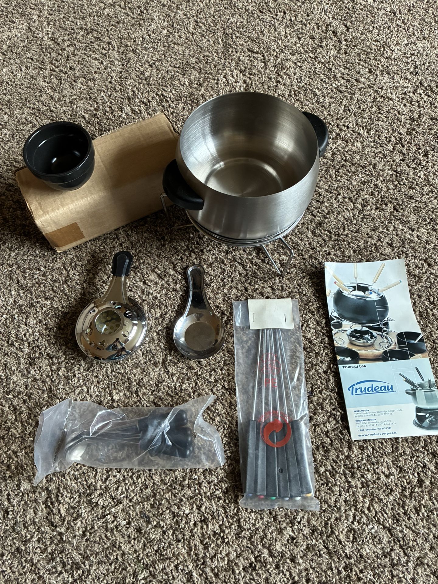 Trudeau Fondue Pot & Stand