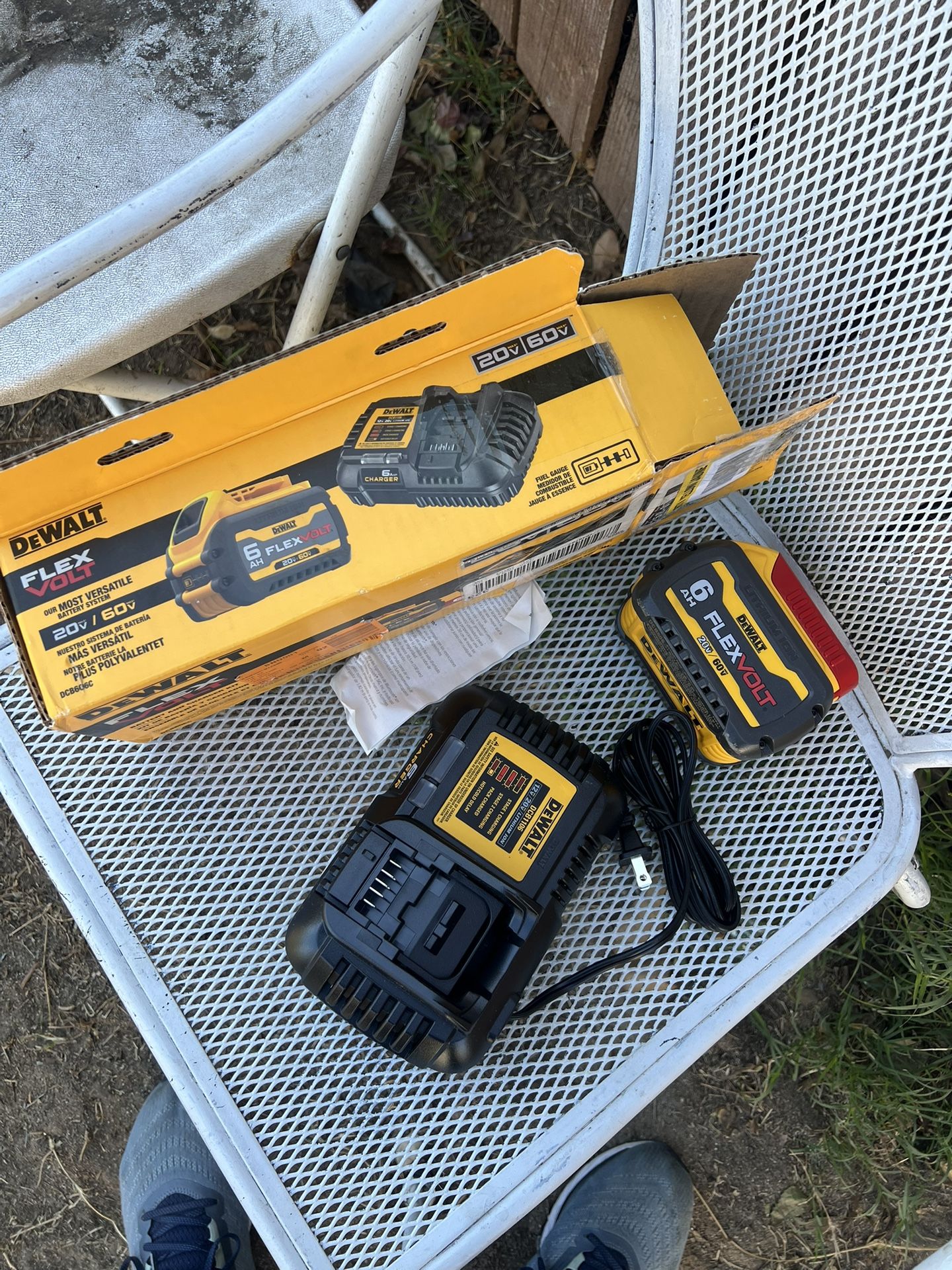 Dewalt 60v Flexvolt 6 Ah Battery And 6 Amp Charger