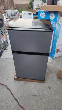 Mainstays 3.2 Cu Ft 2-Door Compact Refrigerator with Freezer, Stainless Steel, Mini Fridge for Dorm, Apartment & Office