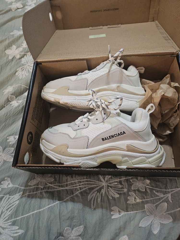 Balenciaga 39s