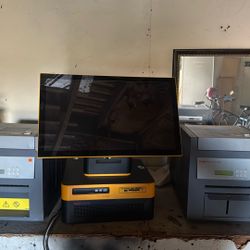 Kiosk And Two Photo Printer 6850