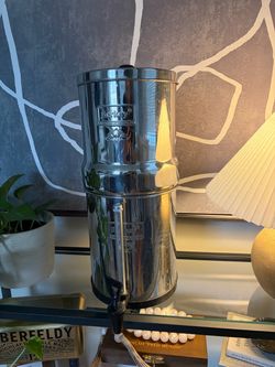 Royal Berkey Water Filtration System – Stainless Steel – 2 Black Filters + 2 Fluoride Filters