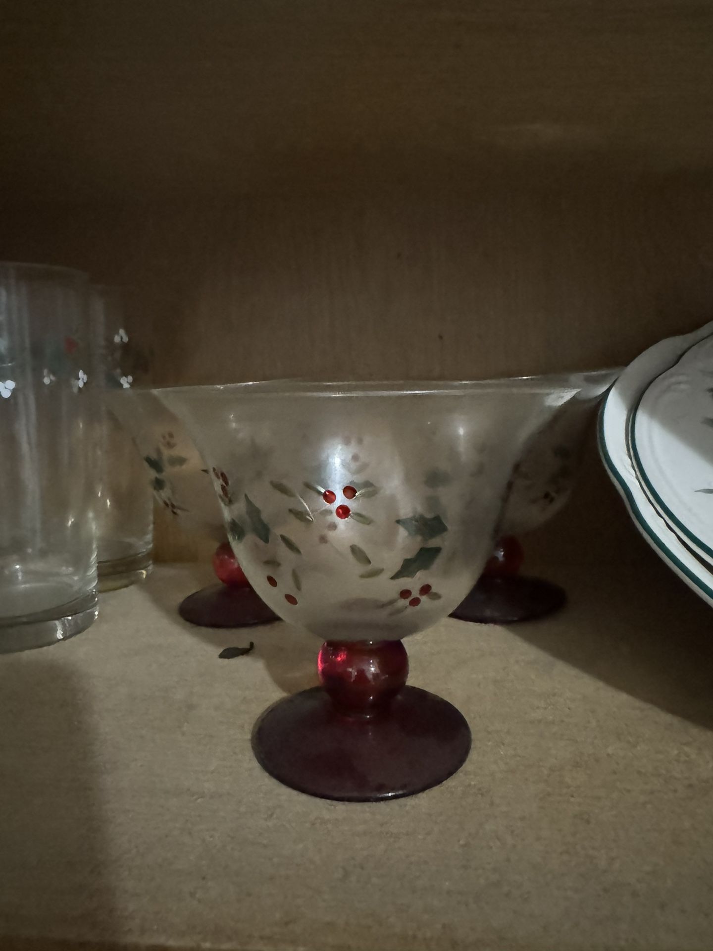 Pfaltzgraff Winterberry Christmas dish set