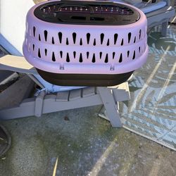 Pet travel kennel like new