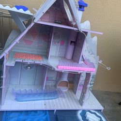 Selling Doll Houses