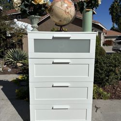 White Modern Dresser Chest of Drawers Furniture Great Condition 