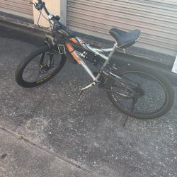 Mongoose Mountain Bike 26”