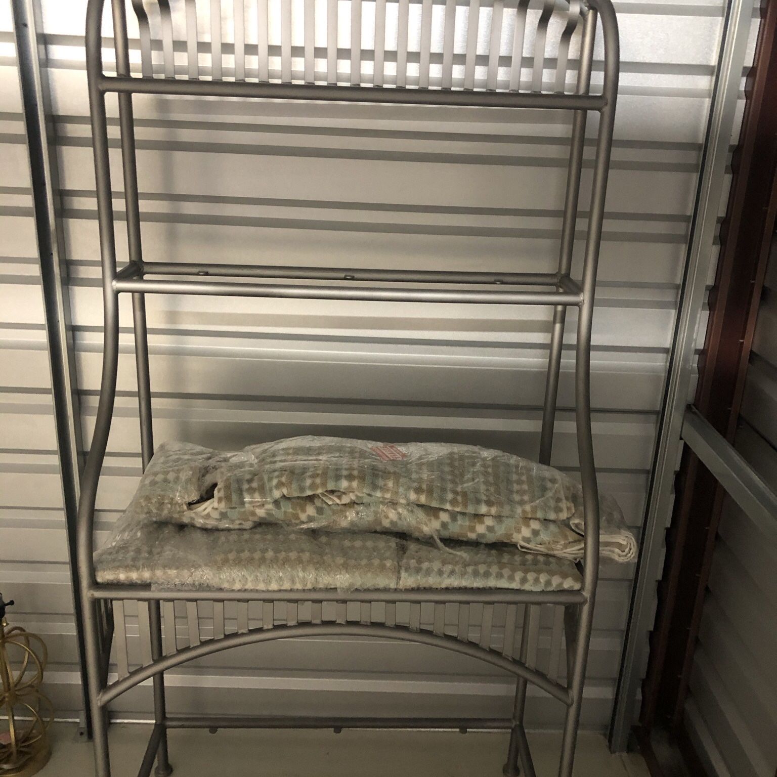 Bakers Rack (with Glass Shelves)