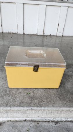 Vintage 1970's Wil-Hold Harvest Gold Sewing Box