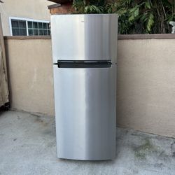 WHIRLPOOL FRIDGE SILVER 18CU FT 28x29x68👍🛑4 MONTHS WARRANTY 