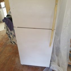 Refrigerator 28 In Wide