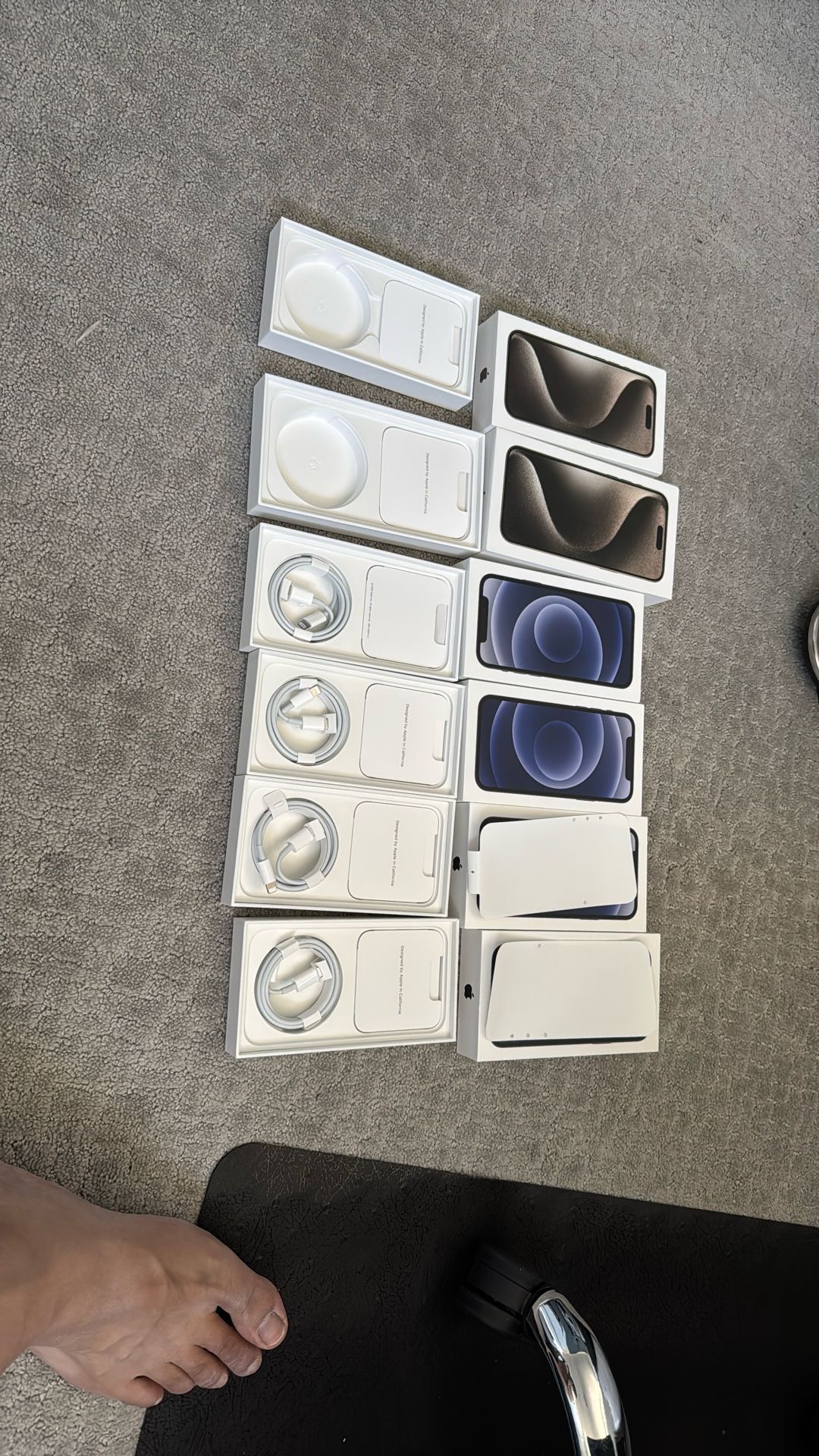 Apple Lighting cables and stickers/pins