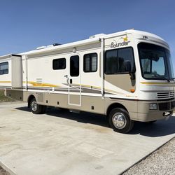 2003 Fleetwood bounder 32ft