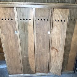 Wooden 5 Lockers Set