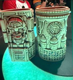Disney Oga’s Cantina Star Wars DJ R-3X