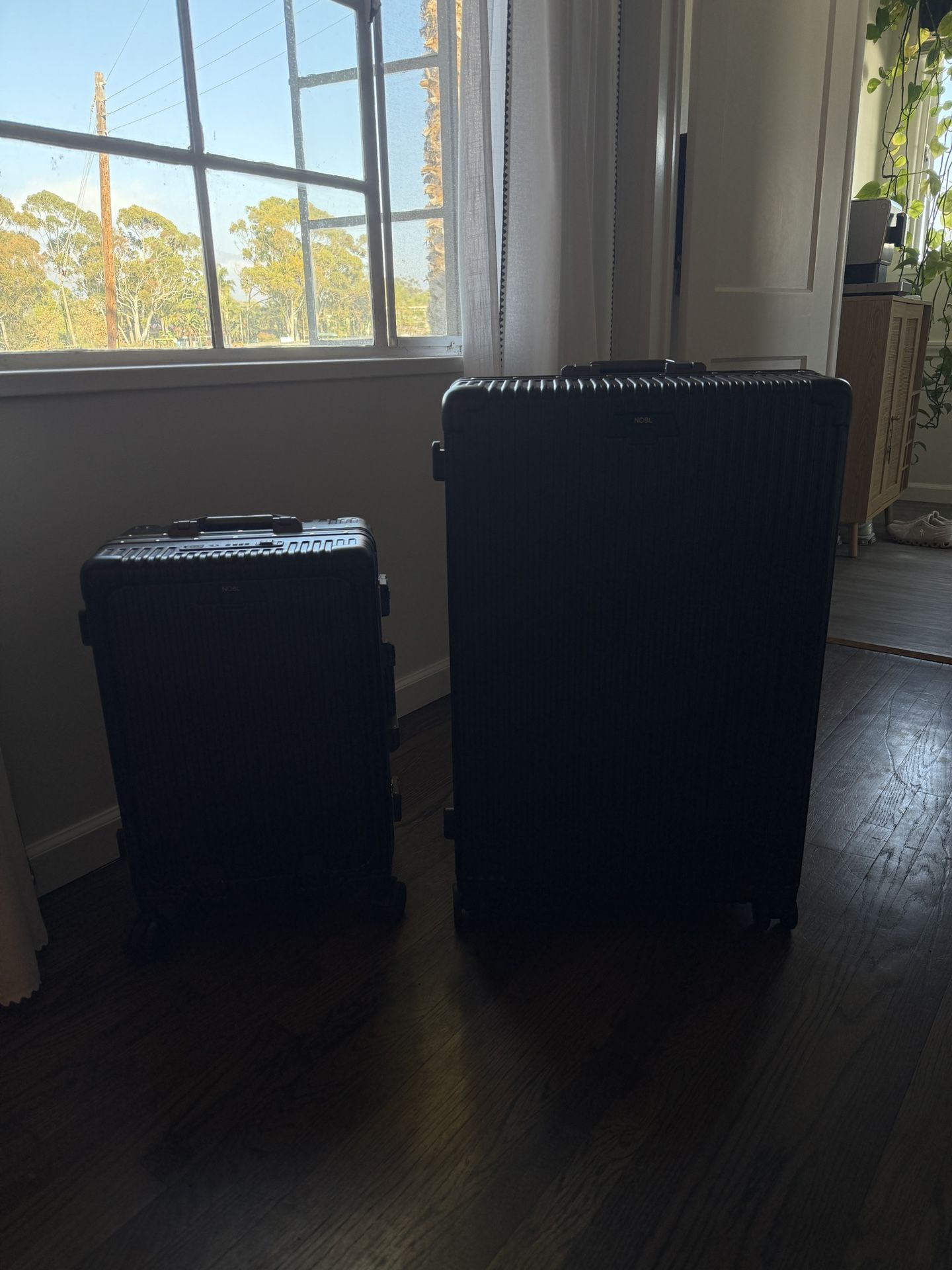 Suite Case , Carry On And Checked 