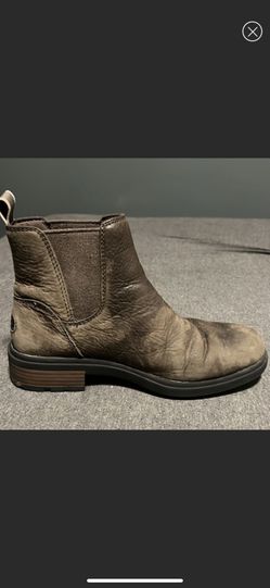 Women’s UGG Chelsea boots Size 8.5