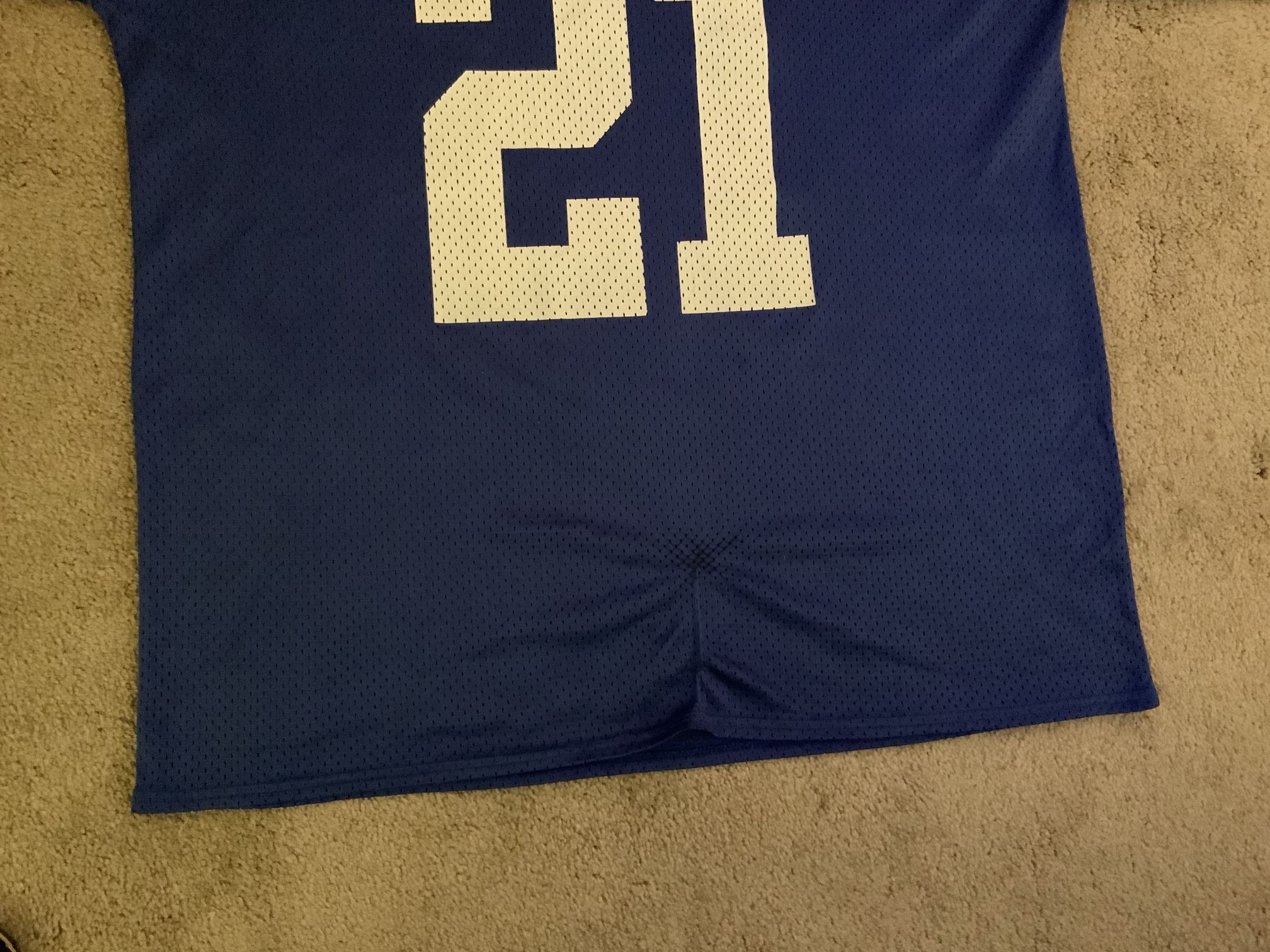 NY Giants Tiki Barber Home And Away Jersey Size Large for Sale in Maywood,  NJ - OfferUp