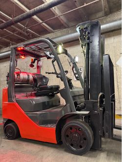 TOYOTA M8 forklift for sale, 5500 lb, 3 stage, side shift