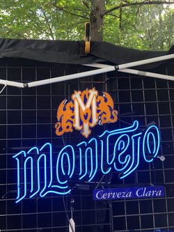 Montejo Neon beer sign