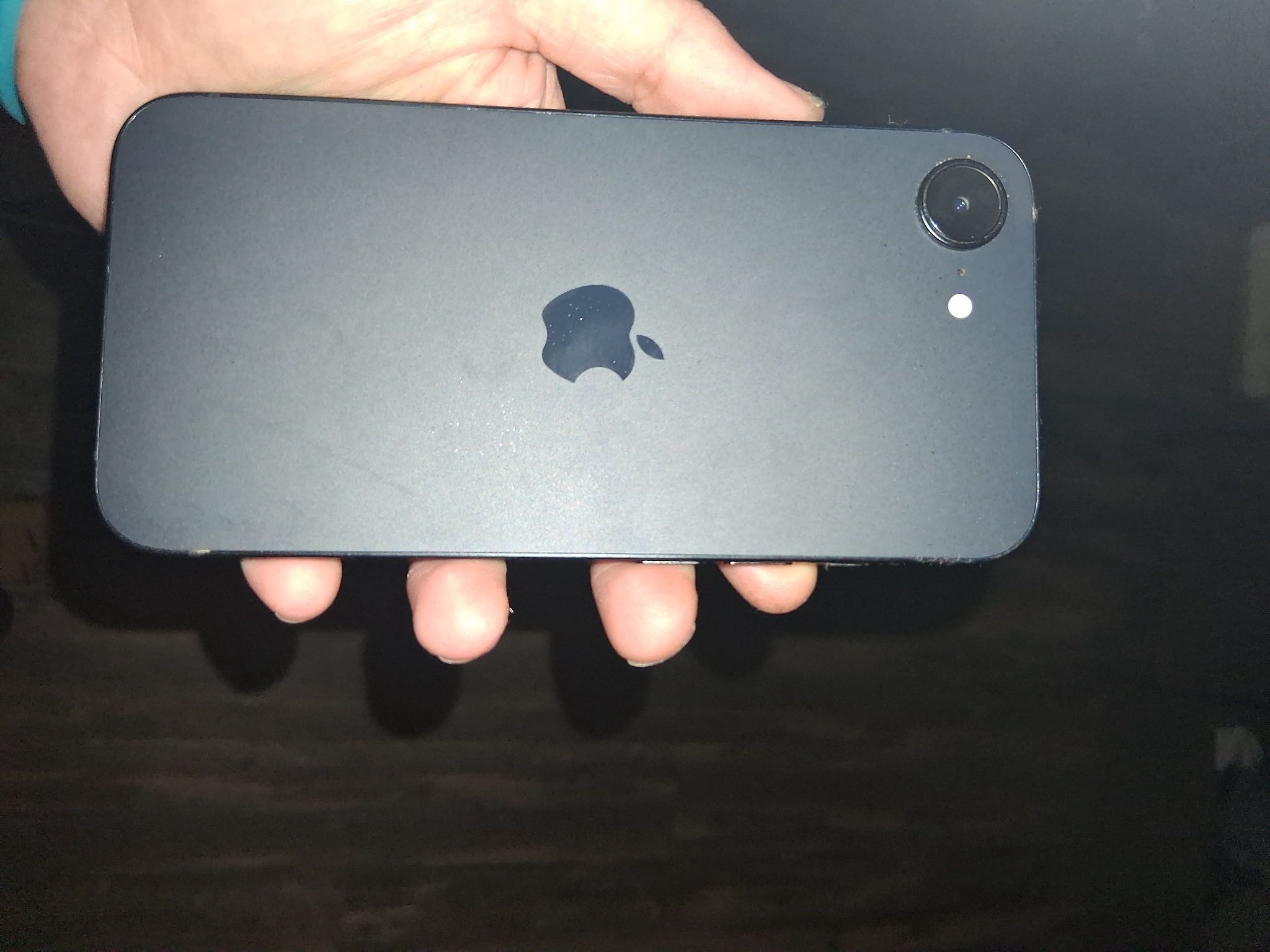 iPhone 16e