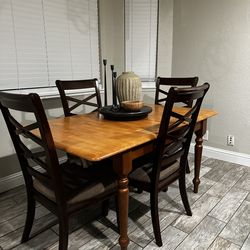 Extendin dining table set