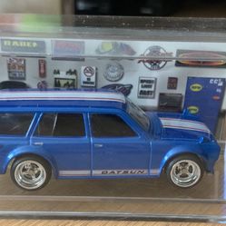 HOT WHEELS DATSUN BLUEBIRD WAGON 50th ANNIVERSARY TREASURE W/REAL RIDERS CASE INCLUDED