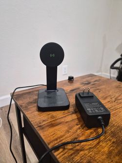 mophie Snap+ 2-in-1 Magnetic Wireless Charging Stand (with Power Adapter)