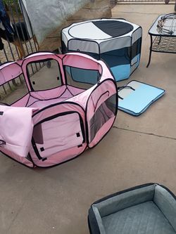 2 Pet play pens