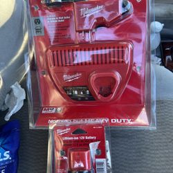 Milwaukee M12 Battery And Charger 