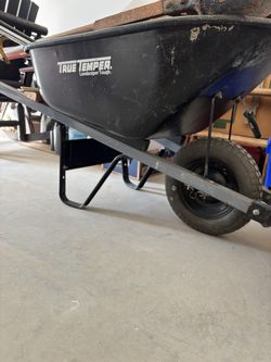 True temper 6 CU YD wheelbarrow