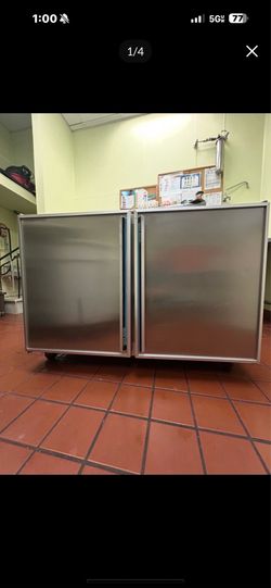 2 door commercial fridge