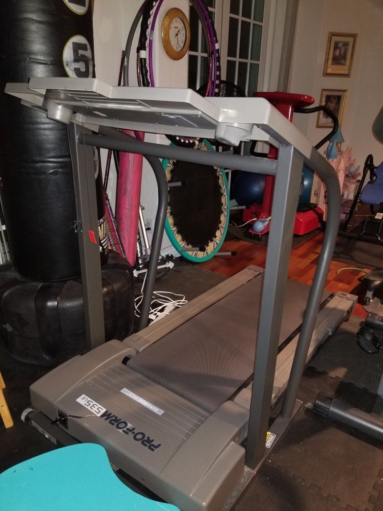 Treadmill. ProForm 535 Le space saver