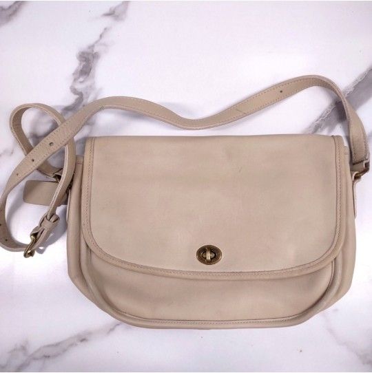 Vintage Coach City Bag Bone Leather Crossbody Flapbag. 9790