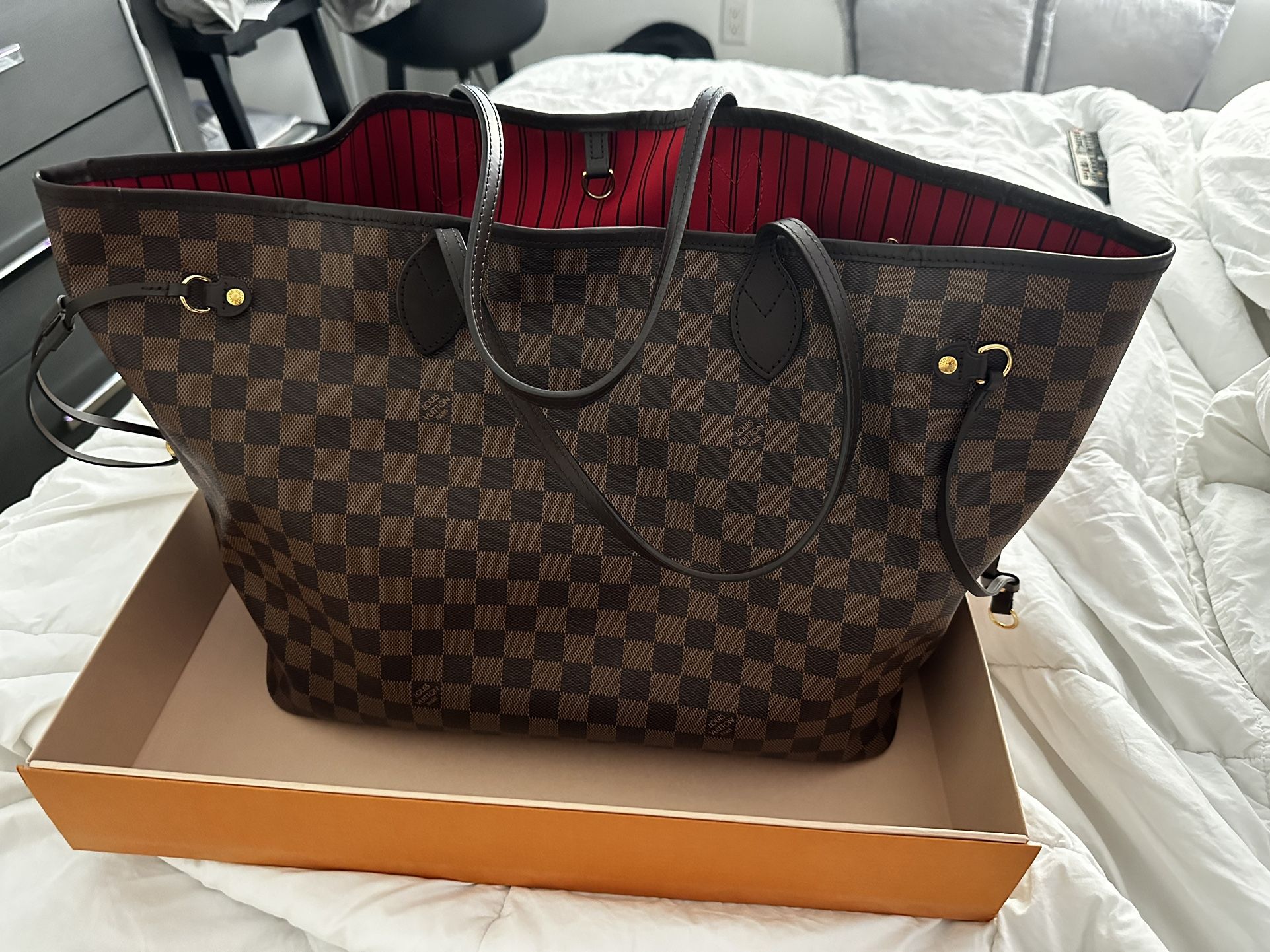 Louis Vuitton, Bags, Louis Vuitton Neverfull Gm Tote In Damier Ebene Mint  Condition